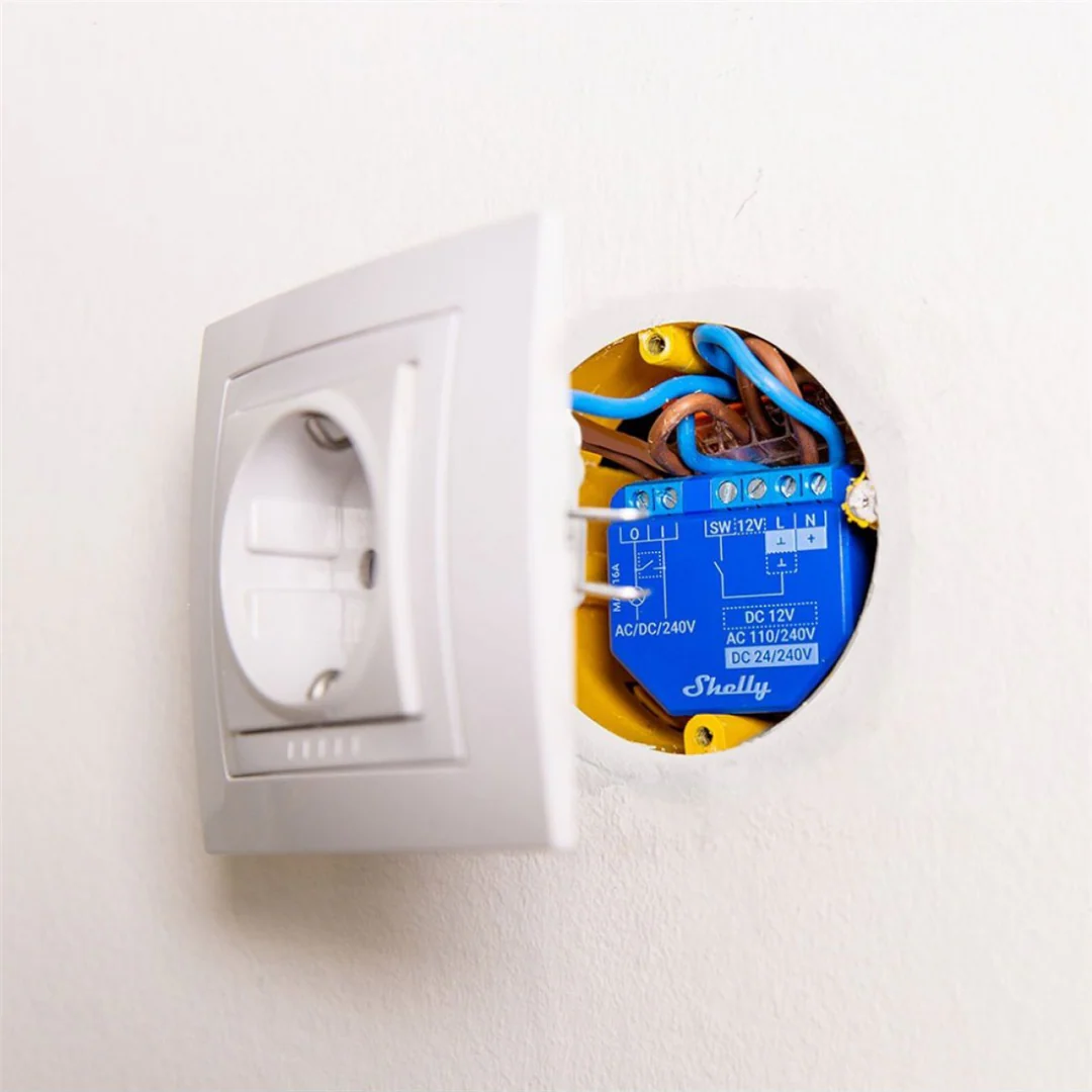 Shelly 1 Plus - Módulo para Interruptor de 1 canal ou Portão de Garagem WiFi/BT - Image 2
